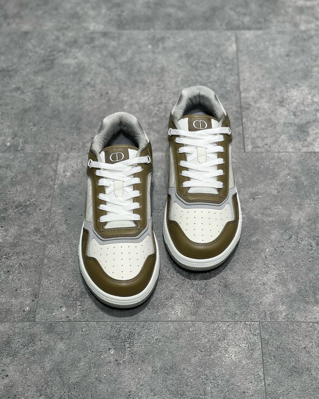 DIO Sneakers