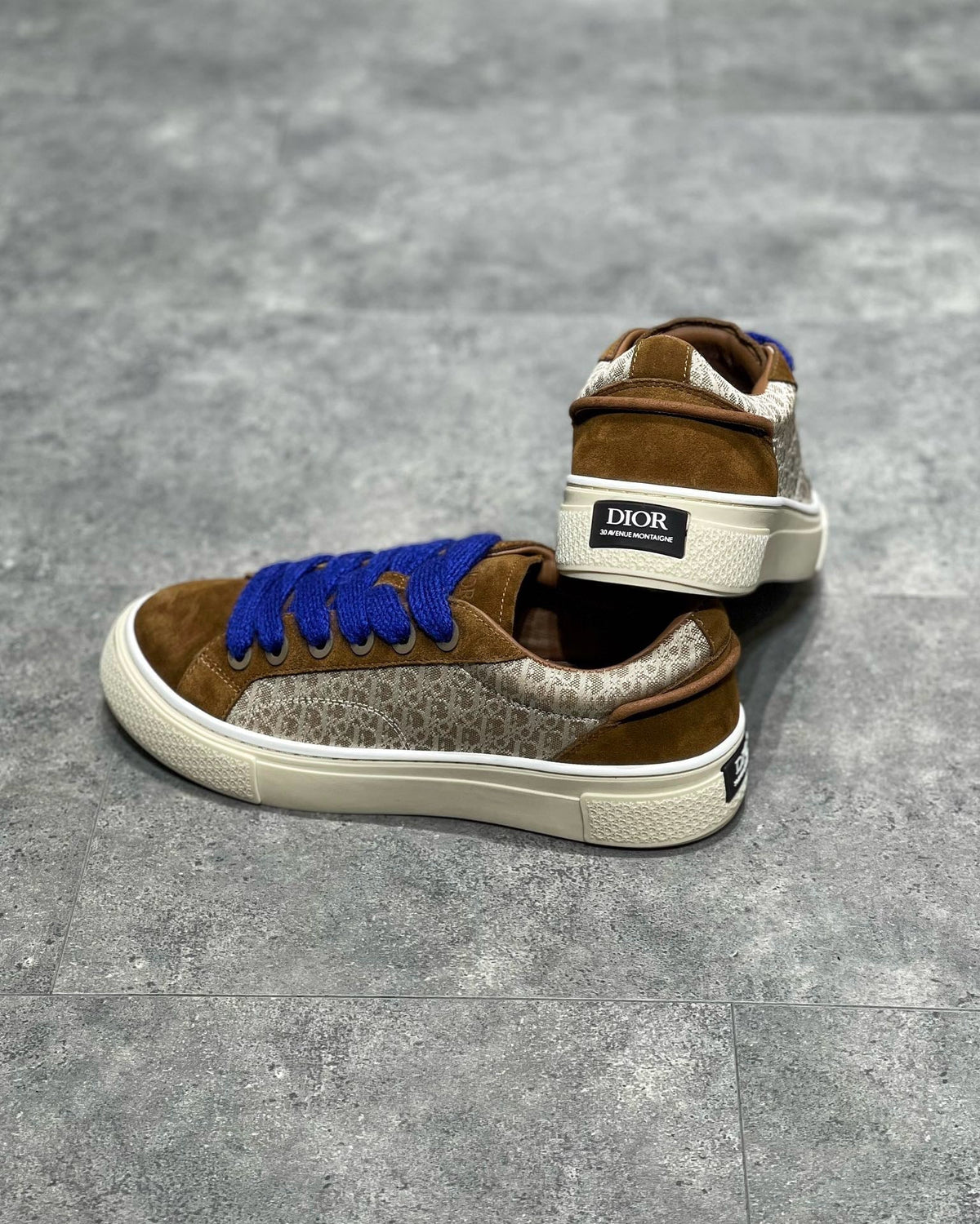 DIO Sneakers