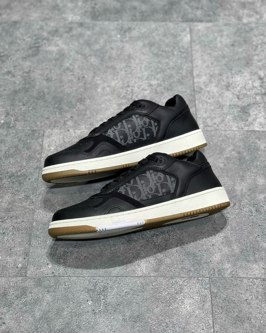 DIO Sneakers
