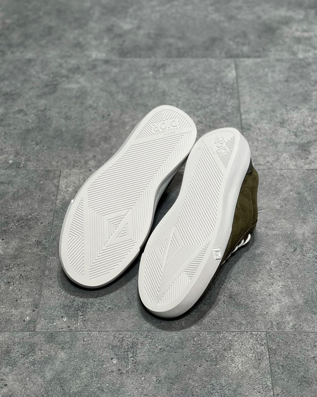DIO Sneakers